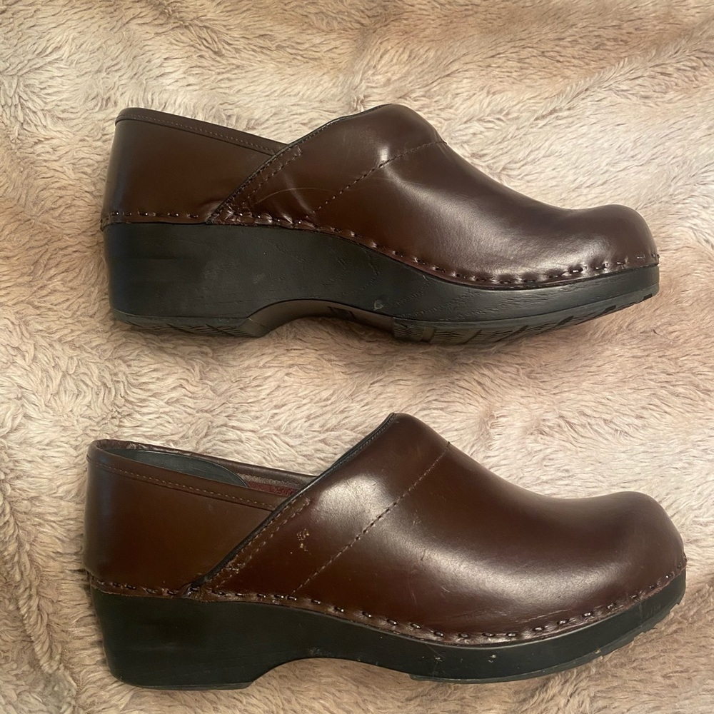 Brown Leather LL Bean Clogs with back size 7.5